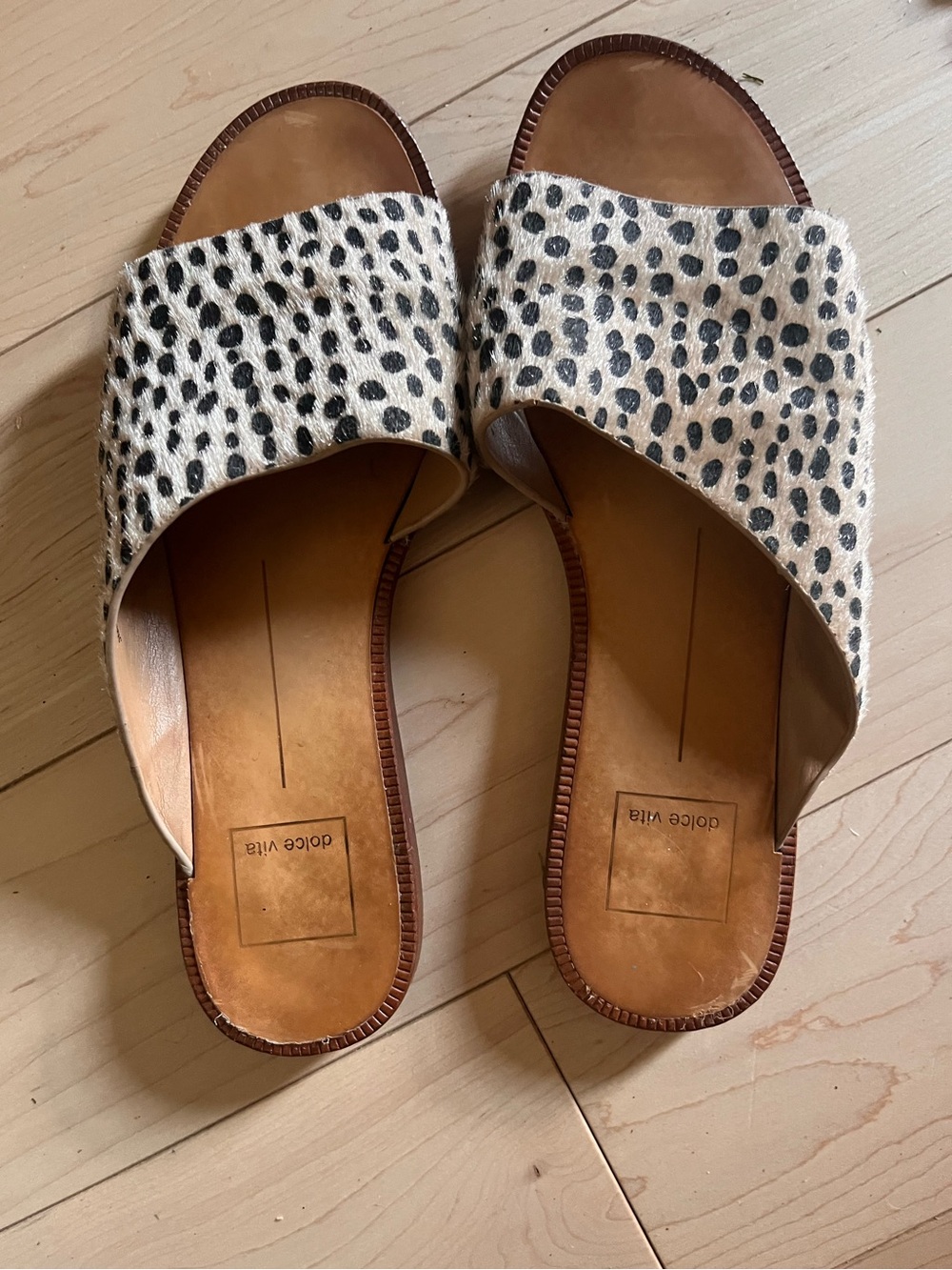 Dolce Vita Leopard Haircalf Slide Sandals in Cream and Black